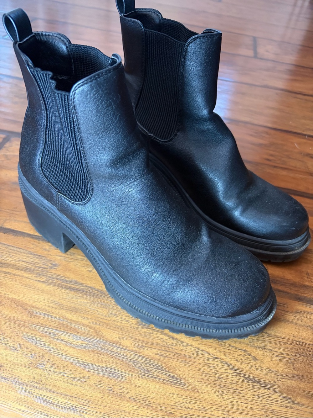 Women's Heeled Boots Size 7.5